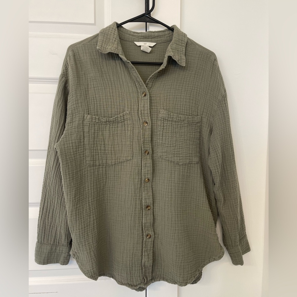 H&M Green Casual Button Down Shirt (preloved, excellent condition, 100% cotton)